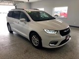 Used 2022 Chrysler Pacifica Touring-L image 2