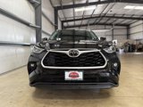Used 2020 Toyota Highlander XLE image 2