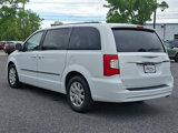 Used 2013 Chrysler Town & Country Touring image 4