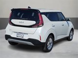 Used 2023 Kia Soul LX w/ LX Technology Package image 4