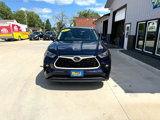 Used 2020 Toyota Highlander XLE image 2