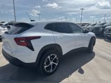 Used 2024 Chevrolet Trax RS image 3