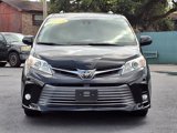Used 2018 Toyota Sienna XLE image 2
