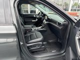Used 2022 Ford Explorer XLT w/ Equipment Group 202A image 5