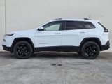 Used 2018 Jeep Cherokee Latitude image 2