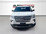 Used 2018 Ford Explorer XLT image 2