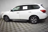 Used 2018 Nissan Pathfinder SV image 2