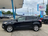Used 2017 Ford Escape SE image 2