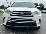 Used 2017 Toyota Highlander XLE image 2