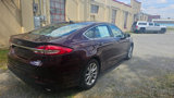 Used 2017 Ford Fusion SE w/ Fusion SE Technology Package image 4