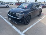 Used 2023 Volkswagen Taos SE image 2