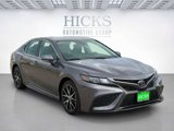 Used 2023 Toyota Camry SE image 3