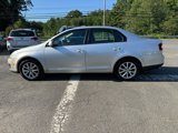 Used 2010 Volkswagen Jetta Limited Edition image 6