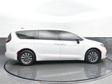 New 2025 Chrysler Pacifica Select image 6