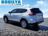 Used 2020 Nissan Rogue SV image 4