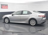 Used 2020 Toyota Camry LE image 2