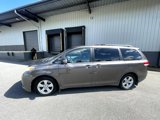 Used 2012 Toyota Sienna LE image 2