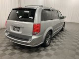 Used 2017 Dodge Grand Caravan SXT image 5