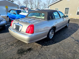 Used 2000 Lincoln Town Car Signature image 5