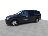 Used 2016 Chrysler Town & Country Touring w/ Driver Convenience Group image 4