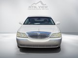 Used 2003 Lincoln Town Car Signature image 3