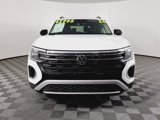 Used 2024 Volkswagen Atlas Peak Edition SE image 2