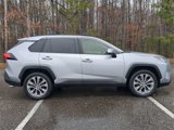 Used 2020 Toyota RAV4 XLE Premium image 4
