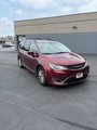 Used 2017 Chrysler Pacifica Touring-L image 2