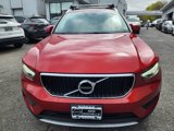 Used 2019 Volvo XC40 T5 Momentum image 2