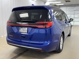 Used 2021 Chrysler Pacifica Touring-L image 5