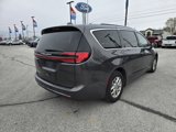 Used 2021 Chrysler Pacifica Touring-L image 3
