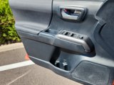 Used 2016 Toyota Tacoma TRD Off-Road image 6