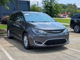 Used 2019 Chrysler Pacifica Touring-L image 2
