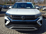 Used 2024 Volkswagen Taos SE image 2