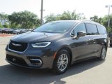 Used 2021 Chrysler Pacifica Touring image 3