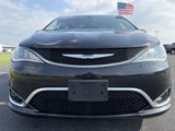 Used 2017 Chrysler Pacifica Touring-L w/ Tire & Wheel Group image 2