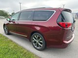 Used 2017 Chrysler Pacifica Limited w/ UConnect Theater Package image 3