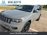 Used 2021 Jeep Grand Cherokee Laredo X image 2