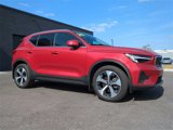 Used 2024 Volvo XC40 B5 Core image 2