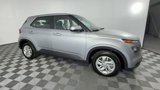 Used 2021 Hyundai Venue SE image 2