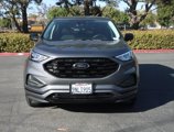 Used 2024 Ford Edge SE w/ Black Appearance Package image 3
