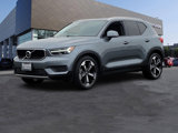 Used 2019 Volvo XC40 T5 Momentum image 1
