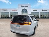 New 2025 Chrysler Pacifica Select image 4