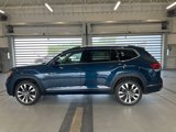 Certified 2022 Volkswagen Atlas SEL Premium image 2