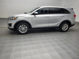 Used 2017 Kia Sorento L image 2