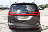 Used 2023 Chrysler Pacifica Limited image 5