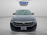 Used 2023 Volkswagen Jetta SE image 2