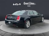 Used 2018 Chrysler 300 Touring L image 5