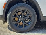 Used 2024 Jeep Grand Cherokee L Laredo image 4