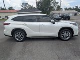 Used 2020 Toyota Highlander Limited image 3